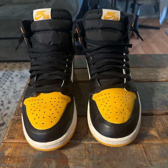 Jordan 1 Retro High OG
Taxi - Picture 3 of 6